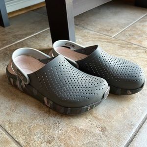LiteRide Crocs. Grey and camouflage